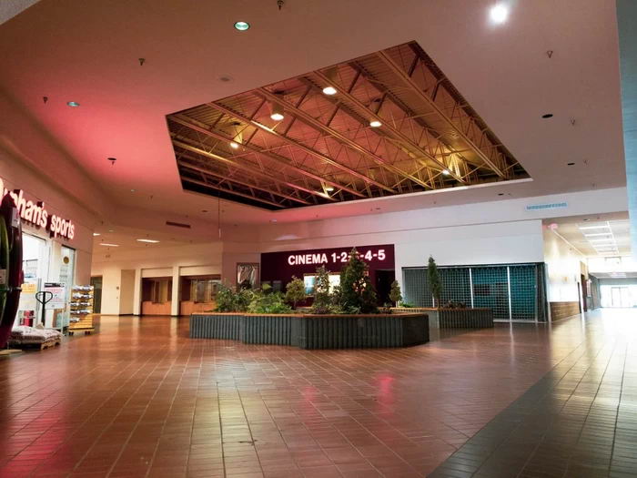 Copper Country Mall - Online Photos (newer photo)